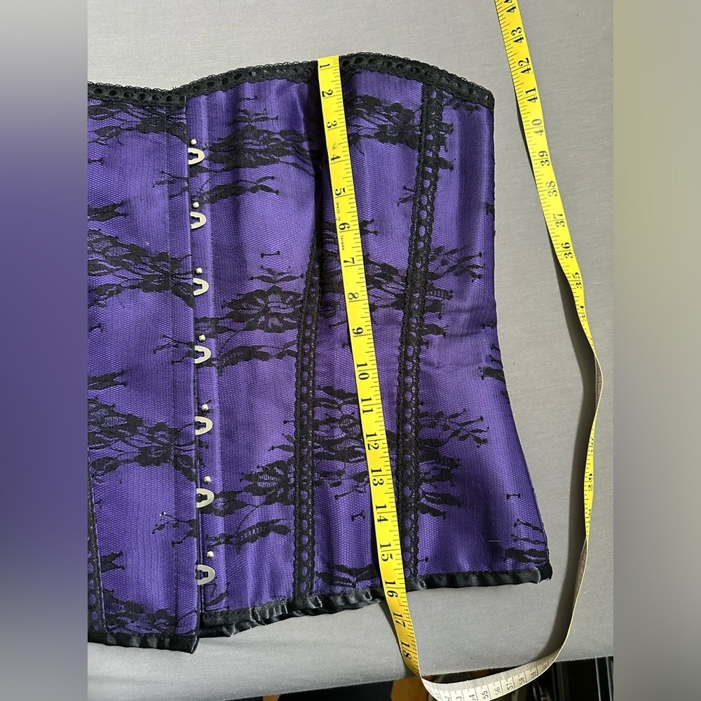 Purple and black lace overbust corset - Picture 5 of 6